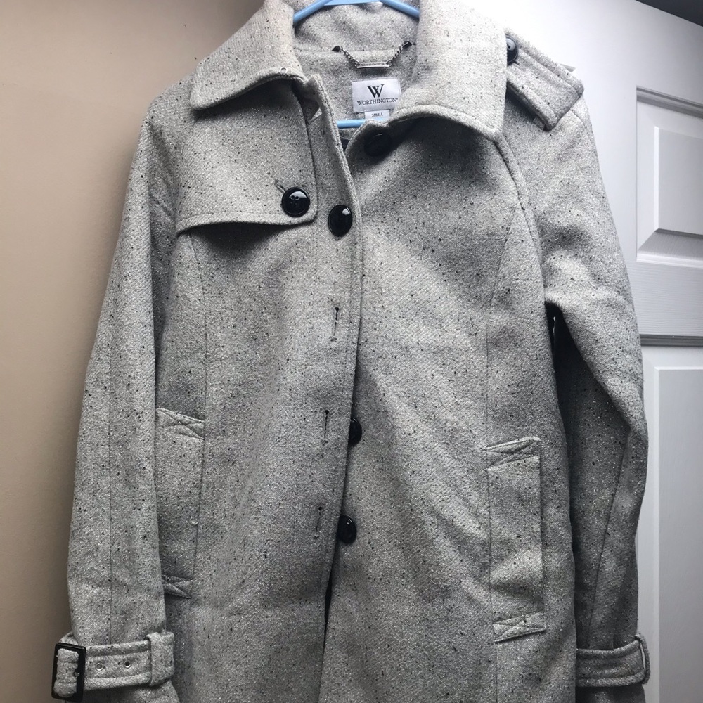 Winter dressy coat with buckled and lined